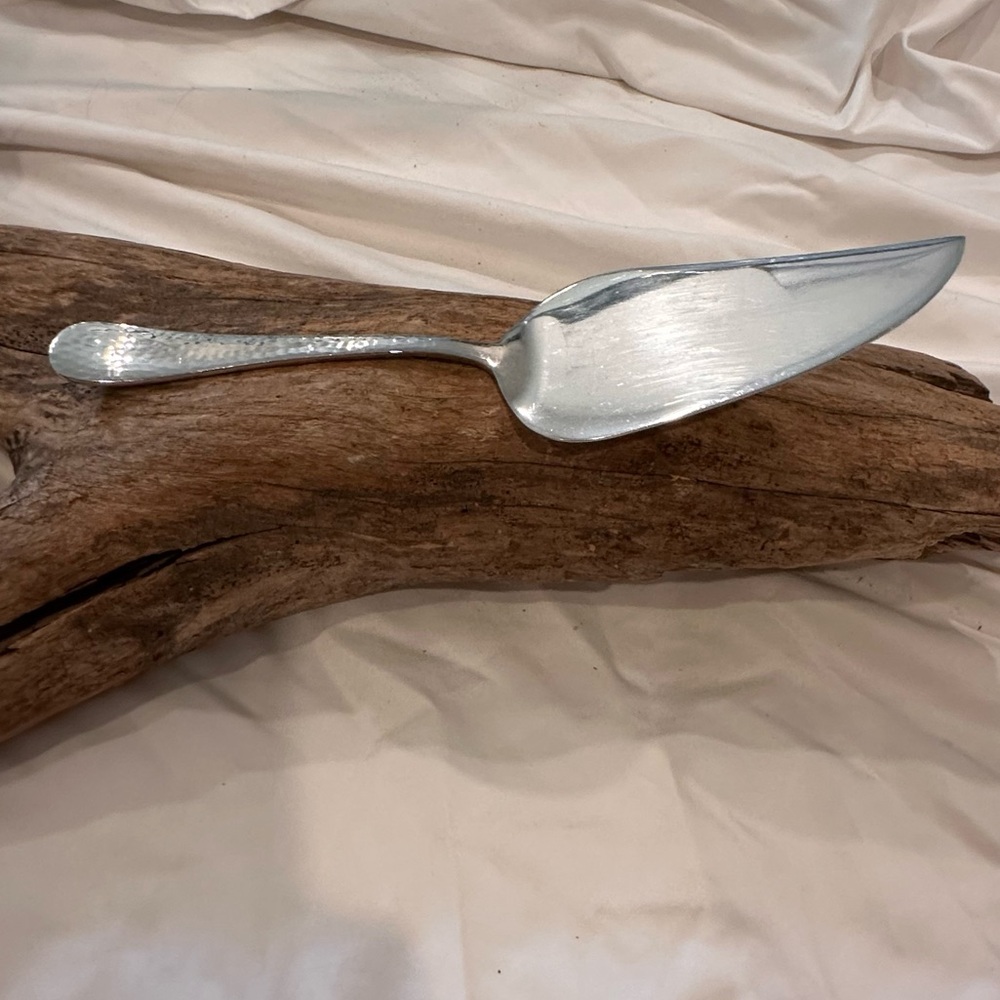 Reed & Barton - Olde English Hammered  Heritage Mint Pie Serving Utensil.